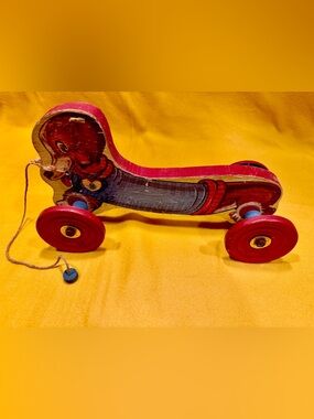 THE GONG BELL MFG CO WOOD & METAL DUTCHIE DOG #230 PULL TOY 1940’s RARE
